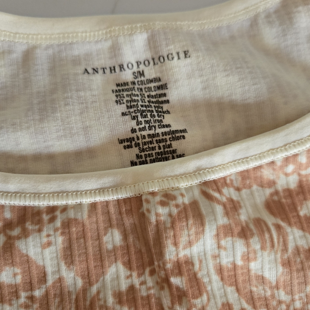 NWT Reegan Seamless Printed Ribbed Cropped Tank Top - Picture 2 of 5